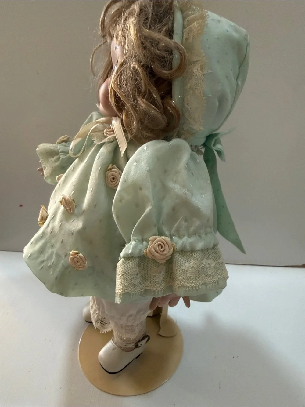 Goebel Collector Porcelain Doll Dolly Dingle Musical with Tag & a Stand 1989